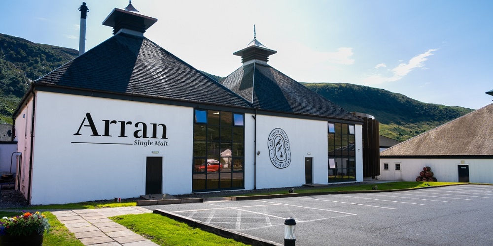 nha chung cat arran – hanh trinh hoi sinh whisky tren dao scotland
