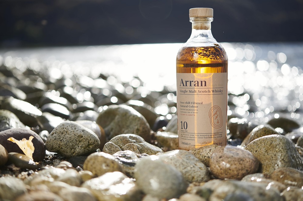 arran 10 co ngon khong vi sao nhieu nguoi moi choi whisky yeu thich