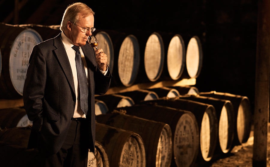 david stewart mbe – nguoi danh hon 60 nam tao nen dau an cua the balvenie