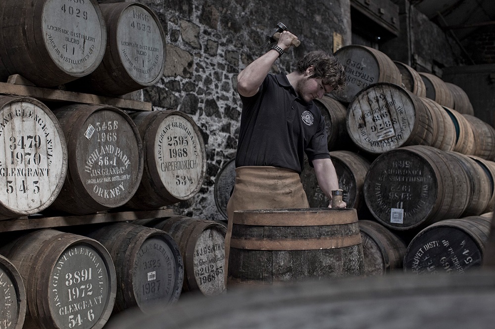 independent bottler la gi mot the gioi khac phia sau nhung chai scotch whisky