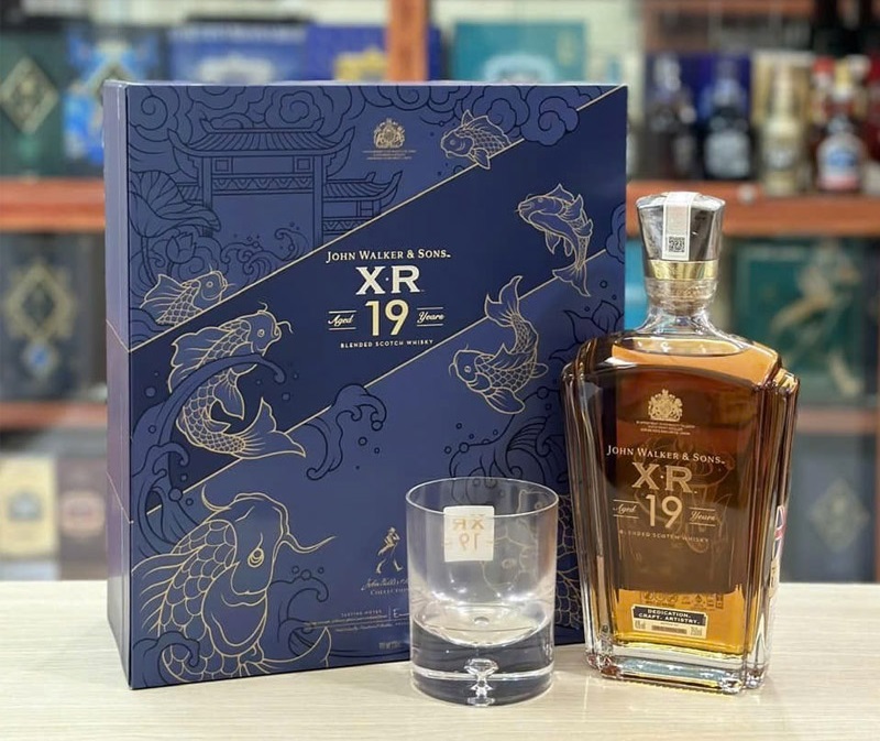 huong vi johnnie walker xr 19 year old co phu hop voi nguoi moi uong whisky