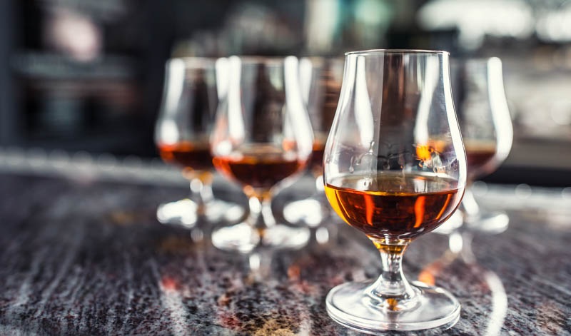 tu whisky sang brandy – cam giac thay doi ra sao