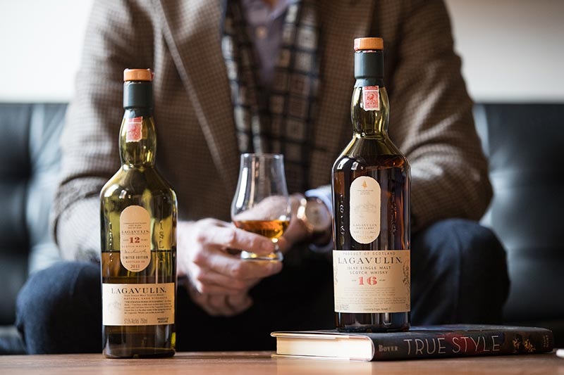 lagavulin 16 co ngon khong vi sao gioi yeu whisky khoi luon nhac toi chai nay
