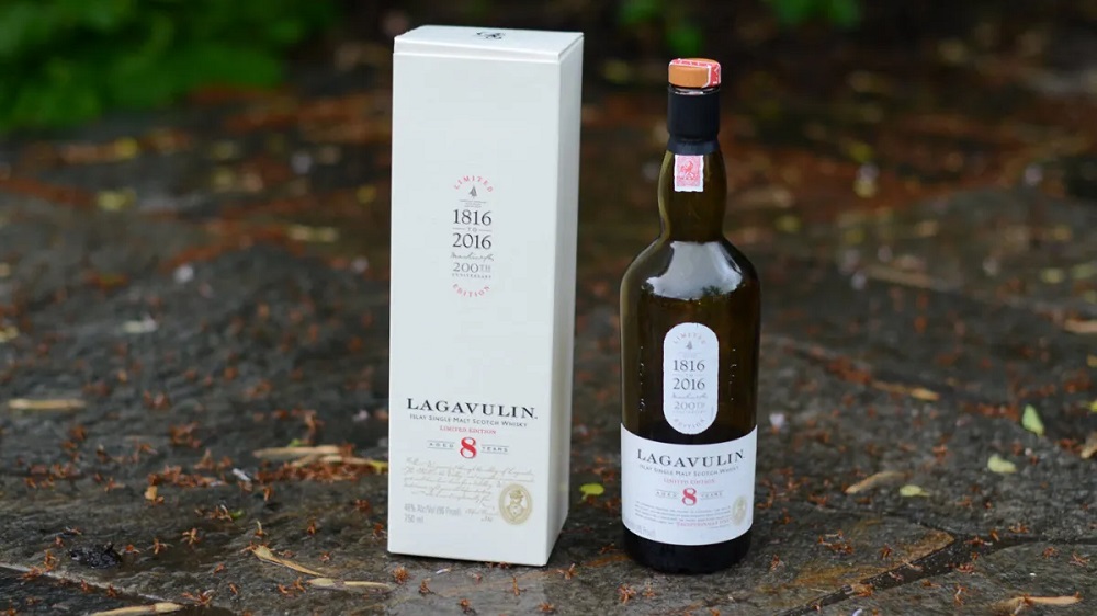 lagavulin 8 year old – single malt whisky vung islay