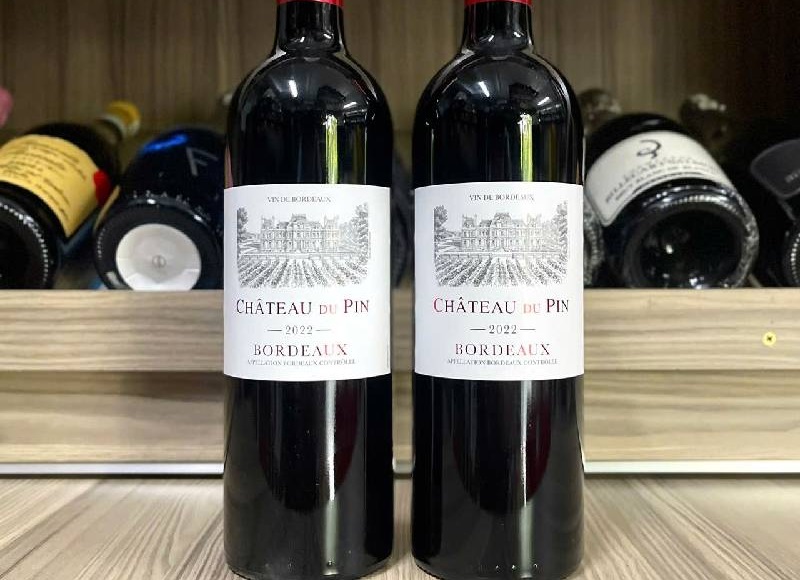 Château du Pin 2022 – Vang đỏ Bordeaux cân bằng giữa Merlot và Cabernet Sauvignon
