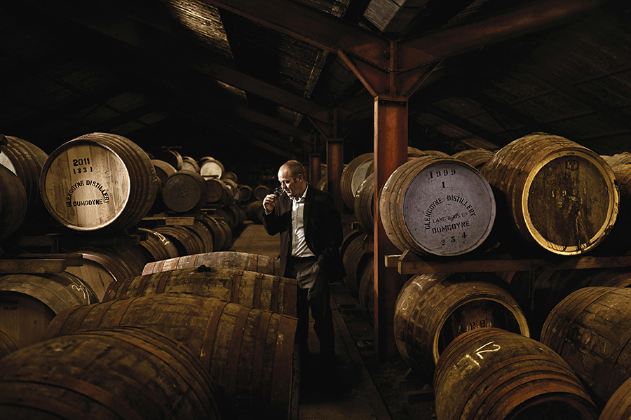 nganh scotch whisky doi dien ton kho lon – dieu gi xay ra khi cung vuot nhu cau