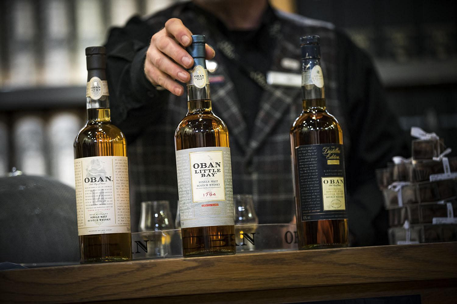 nha chung cat oban – bieu tuong whisky can bang giua highland va hoi tho bien tay scotland