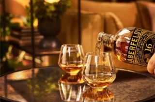 aberfeldy 16 year old – khi oloroso chi can mot net cham de thay doi chai whisky