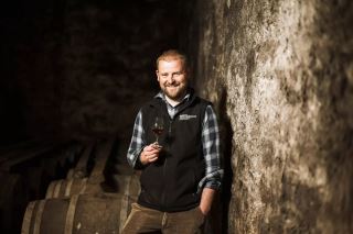 adam hannett – tu nguoi dan khach tham quan den master blender cua bruichladdich