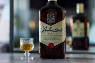 ballantine’s finest 1000ml – blended scotch whisky de tiep can cho nguoi moi