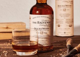 cach thuong thuc balvenie 12 dung chuan – khi whisky khong chi la uong ma la cam nhan