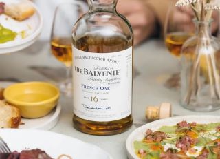 kham pha thung pineau des charentes trong balvenie 16 french oak