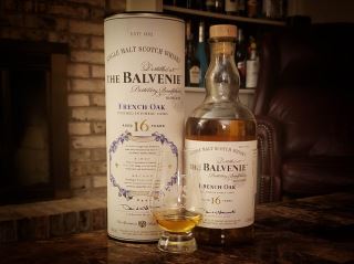 balvenie 16 french oak phu hop uong neat hay them da