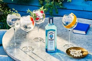 bombay sapphire – bieu tuong hien dai cua the gioi gin anh quoc