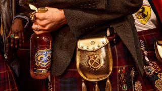 chivas regal 18 va royal salute 21 – nen chon chai whisky nao