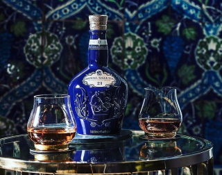 royal salute la gi lich su dong whisky hoang gia scotland