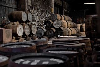 hanh trinh cua mot thung cask whisky qua tay duncan taylor