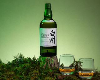 hakushu distiller’s reserve – kham pha single malt xanh tuoi va khoi nhe tu rung nui nhat ban