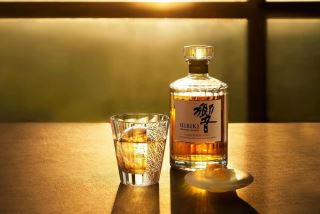hibiki japanese harmony – kham pha nghe thuat hoa phoi cua whisky nhat ban