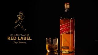 johnnie walker red label   dong whisky pho bien nhat cua johnnie walker