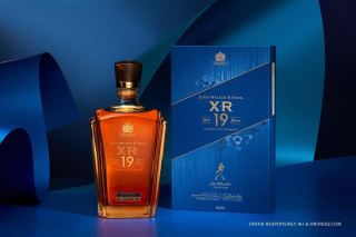 kham pha nghe thuat phoi tron phia sau johnnie walker xr 19 year old