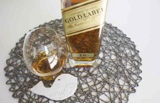 johnnie walker gold label reserve phu hop voi ai