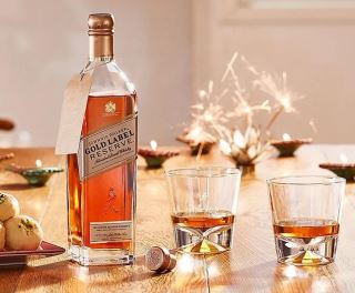 johnnie walker gold label reserve co ngon khong vi sao nhieu nguoi chon lam qua bieu