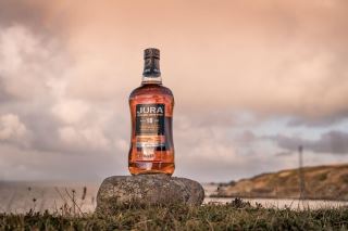 Jura 18 Year Old – chai whisky dành cho những buổi tối cần sự tĩnh lại