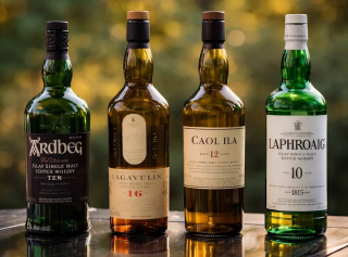 lagavulin 16 va laphroaig 10 khac nhau nhu the nao