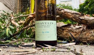 lagavulin distillers edition – single malt whisky vung islay voi chieu sau hoan thien trong thung sherry