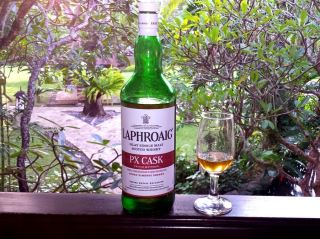 laphroaig px cask – cuoc hoi ngo giua khoi islay va ngot ngao sherry px