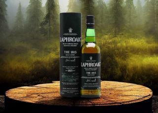 laphroaig the 1815 legacy edition – di san duoc viet boi nguoi gin giu truyen thong