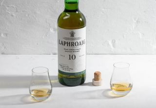 Giá Laphroaig 10 mới nhất tại Việt Nam