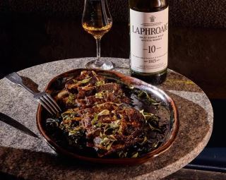 Laphroaig 10 kết hợp món ăn gì để tăng trải nghiệm