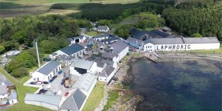 tong quan ve nha chung cat laphroaig – bieu tuong khoi than cua islay