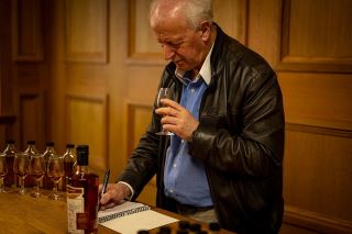 blended malt la gi macnair’s lum reek co phai whisky pha khong