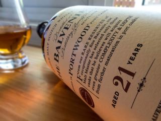 balvenie 21 year old port wood – nghe thuat hoan thien huong vi trong thung ruou vang bo dao nha