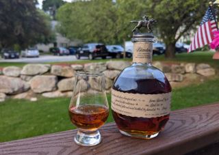 blanton’s single barrel bourbon – khi moi chai la mot lat cat cua lich su kentucky