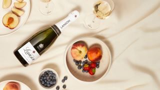 gioi thieu champagne le white label sec – nghe thuat phoi huong ca tinh khac biet tu nha lanson