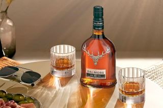 hanh trinh hinh thanh thuong hieu whisky dalmore – di san tu vung highland va bieu tuong dau huou hoang gia