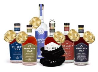 cac to chuc danh gia whisky hoat dong va duy tri ngan sach tu dau