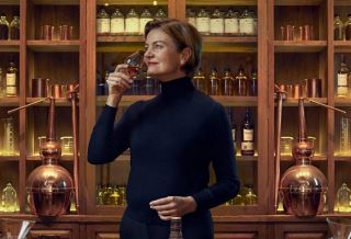 stephanie macleod master blender cua dewars