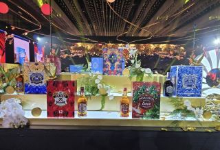 bo qua tet 2026 – chivas regal va royal salute tinh hoa ruou bieu tang dang cap