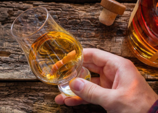 whisky trong van hoa va ngoai giao – cau chuyen cua niem tin va dang cap