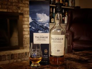 review talisker 10 year old – khi whisky mang theo vi bien va lan khoi nhe