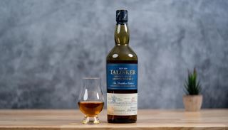 talisker distillers edition – khi vi bien duoc lam mem boi thung sherry