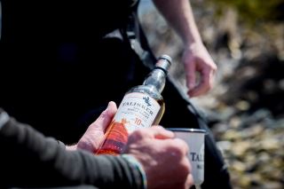 talisker vs glenlivet – ca tinh manh me hay su em diu de uong