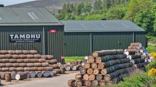 tamdhu la gi toan bo ve nha chung cat whisky sherry noi bat vung speyside