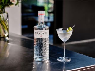 the botanist – kham pha thuong hieu gin cao cap den tu dao islay scotland
