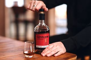 glenallachie 18 years old – khi thoi gian va nghe thuat chon thung go tao nen mot tuyet pham speyside